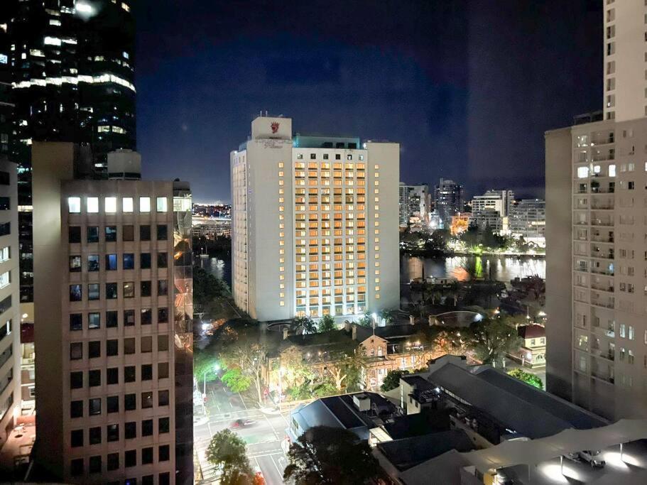 Amazing 2 Bedroom In Cbd! Brisbane Ngoại thất bức ảnh